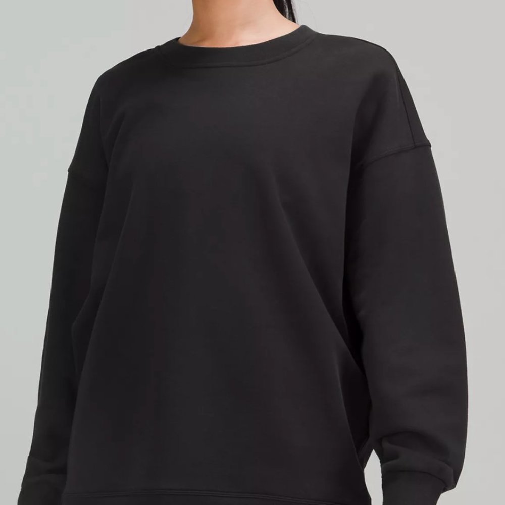 Lululemon NWT Perfectly Oversized Crew color black sz 8